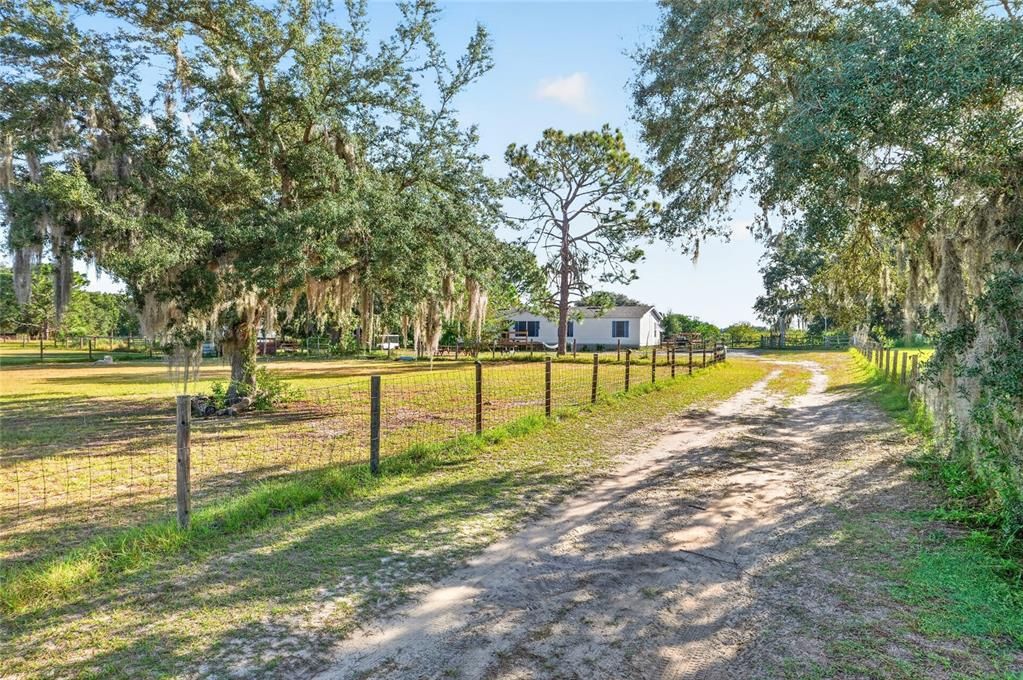 На продажу: $435,000 (5 спален, 2 ванн, 1820 Квадратных фут)