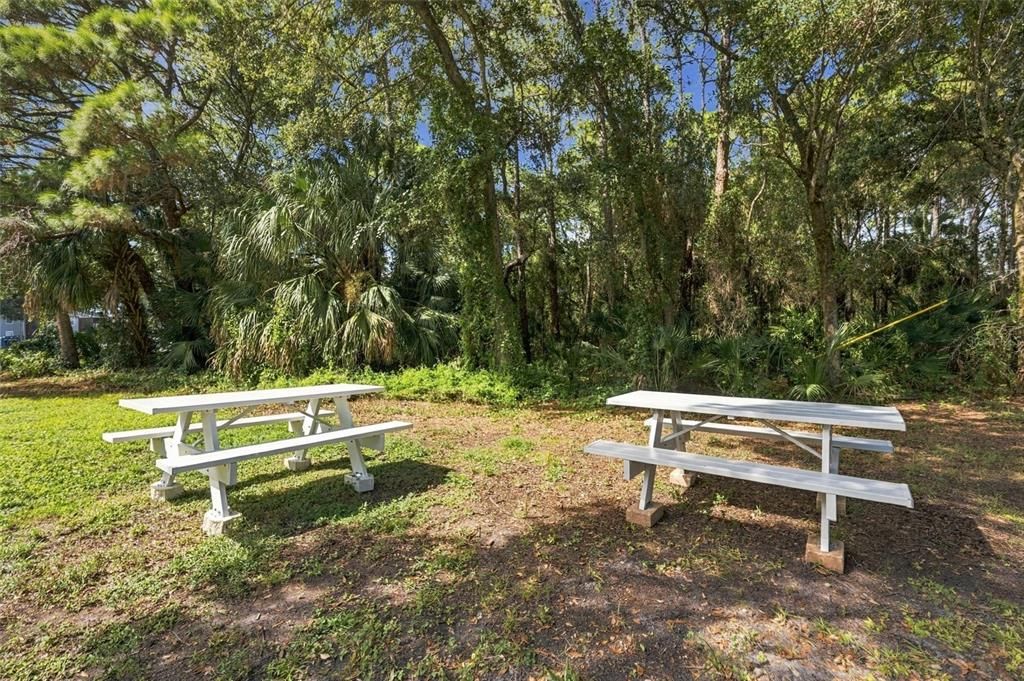 For Sale: $125,000 (1 beds, 1 baths, 615 Square Feet)