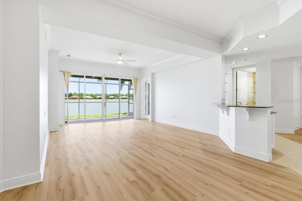 En Venta: $499,900 (2 camas, 2 baños, 1983 Pies cuadrados)