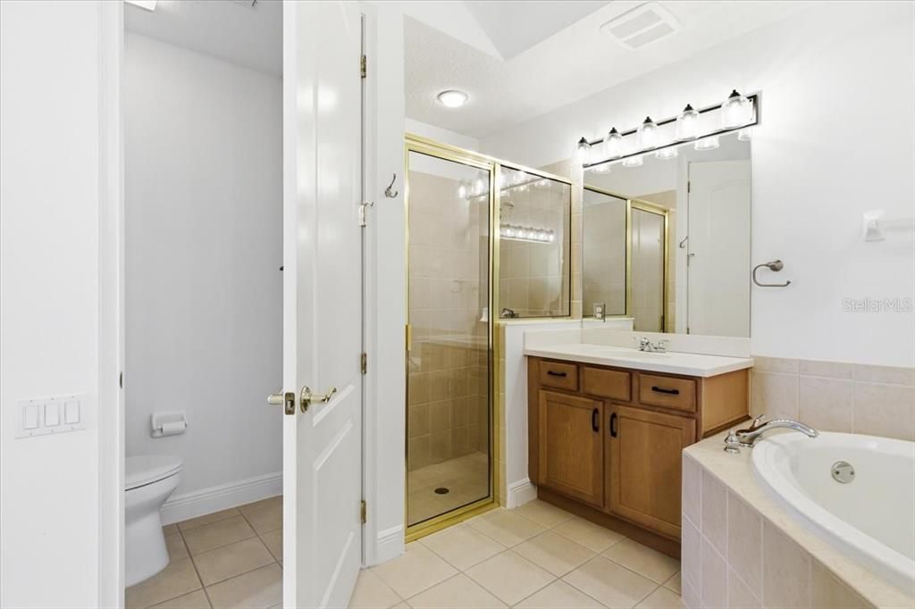 En Venta: $499,900 (2 camas, 2 baños, 1983 Pies cuadrados)