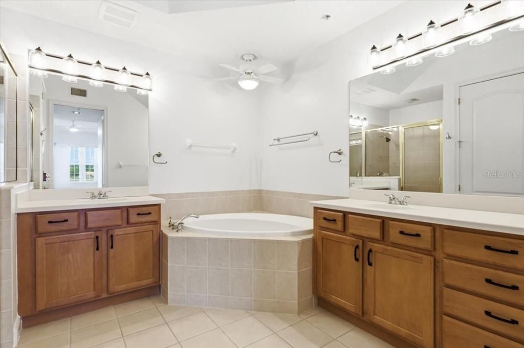 En Venta: $499,900 (2 camas, 2 baños, 1983 Pies cuadrados)