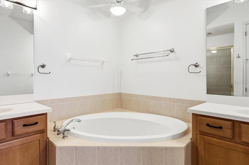 En Venta: $499,900 (2 camas, 2 baños, 1983 Pies cuadrados)