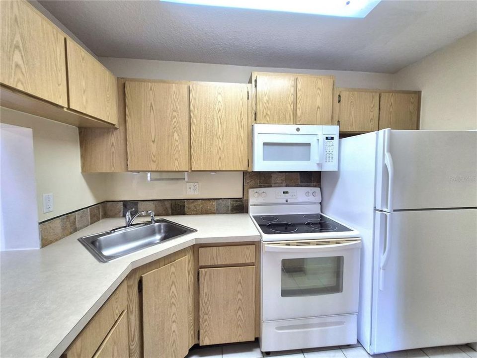 En Venta: $169,900 (2 camas, 2 baños, 979 Pies cuadrados)