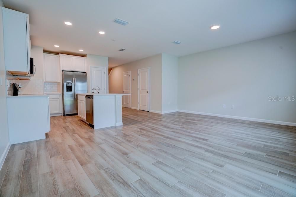 For Rent: $2,490 (3 beds, 2 baths, 1484 Square Feet)