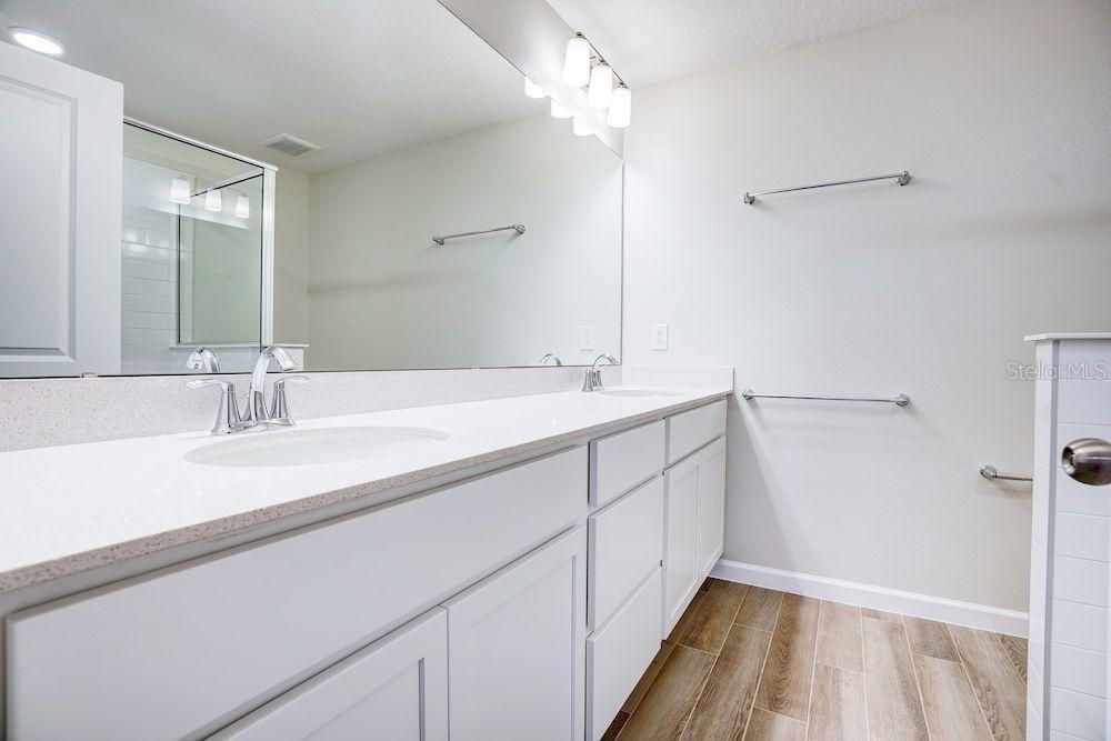 For Rent: $2,490 (3 beds, 2 baths, 1484 Square Feet)