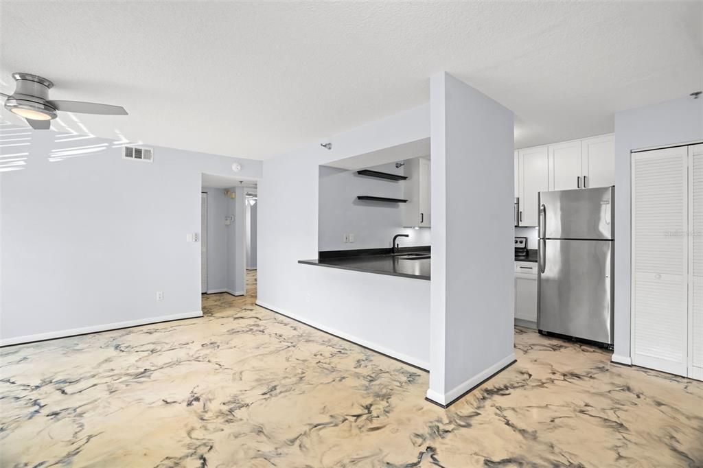 В аренду: $1,800 (2 спален, 2 ванн, 787 Квадратных фут)