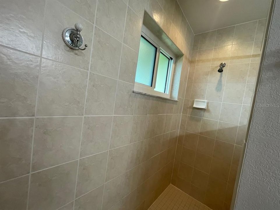 В аренду: $2,650 (4 спален, 3 ванн, 2078 Квадратных фут)