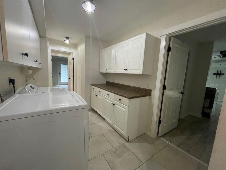 В аренду: $2,650 (4 спален, 3 ванн, 2078 Квадратных фут)