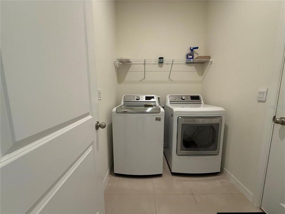 En Renta: $2,400 (4 camas, 2 baños, 2046 Pies cuadrados)