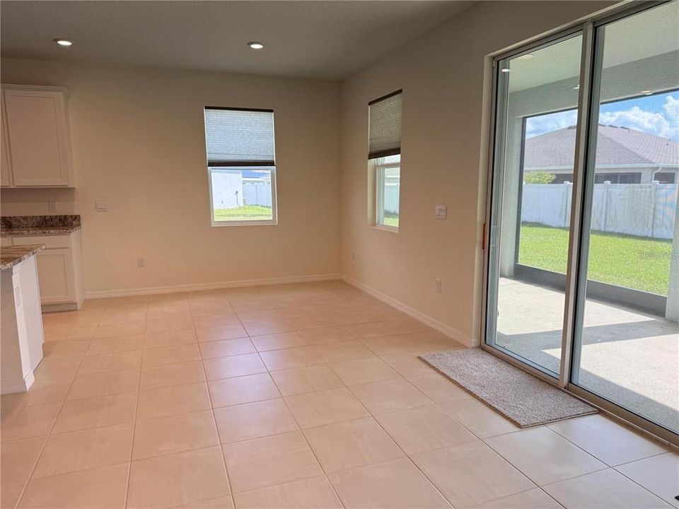 En Renta: $2,400 (4 camas, 2 baños, 2046 Pies cuadrados)