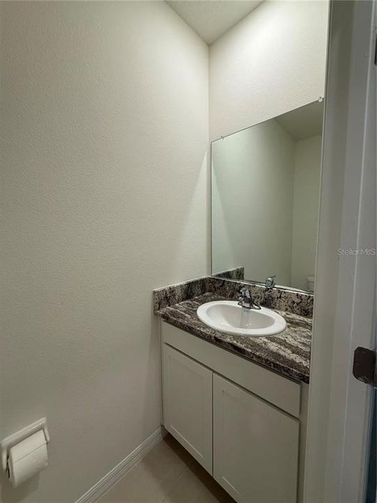 En Renta: $2,400 (4 camas, 2 baños, 2046 Pies cuadrados)