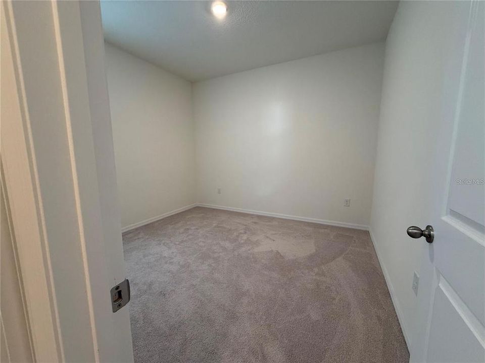 En Renta: $2,400 (4 camas, 2 baños, 2046 Pies cuadrados)