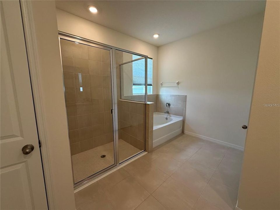 En Renta: $2,400 (4 camas, 2 baños, 2046 Pies cuadrados)