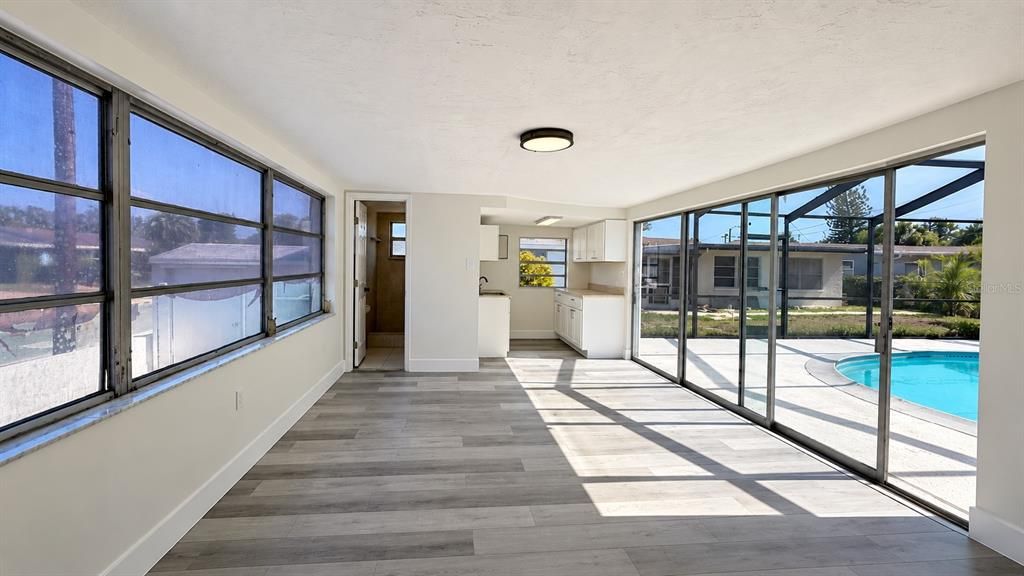 En Venta: $379,900 (3 camas, 3 baños, 1726 Pies cuadrados)