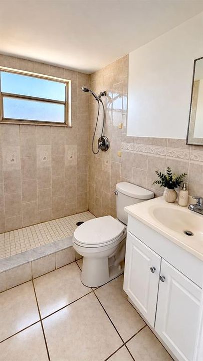 En Venta: $379,900 (3 camas, 3 baños, 1726 Pies cuadrados)