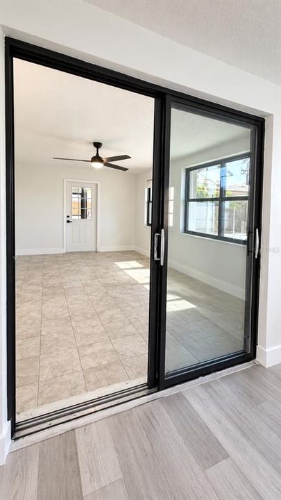 En Venta: $379,900 (3 camas, 3 baños, 1726 Pies cuadrados)