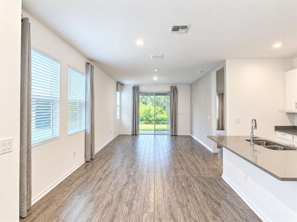 For Rent: $2,600 (3 beds, 2 baths, 2069 Square Feet)