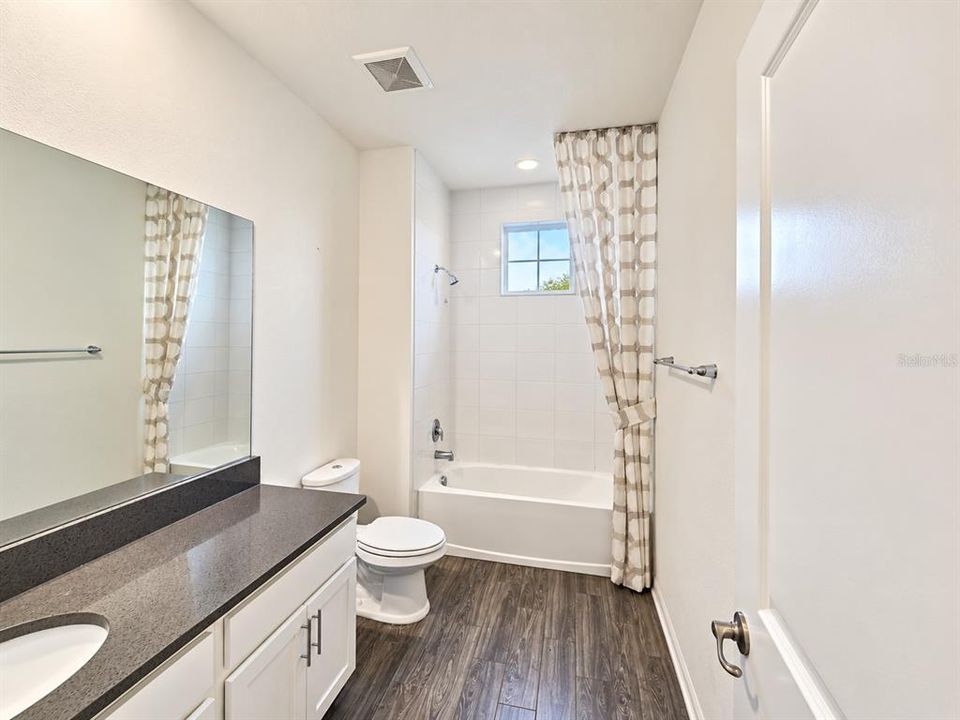 For Rent: $2,600 (3 beds, 2 baths, 2069 Square Feet)
