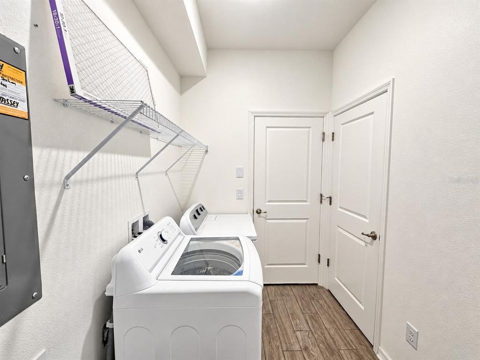 For Rent: $2,600 (3 beds, 2 baths, 2069 Square Feet)
