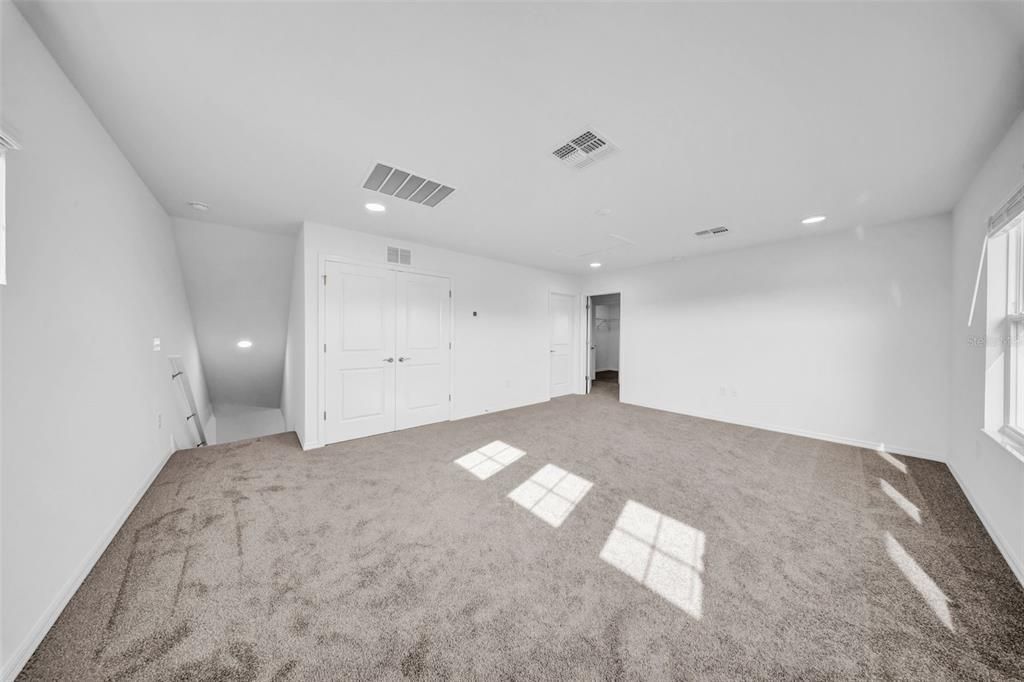 В аренду: $3,999 (5 спален, 4 ванн, 3541 Квадратных фут)