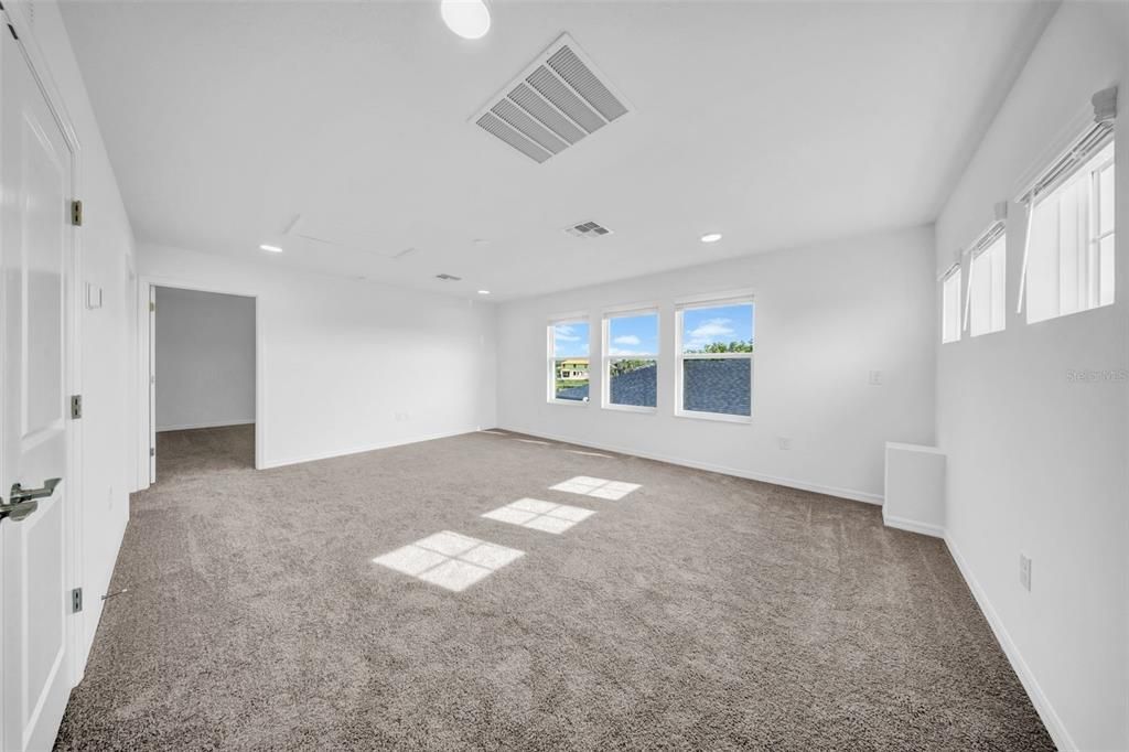 В аренду: $3,999 (5 спален, 4 ванн, 3541 Квадратных фут)