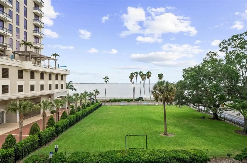 For Sale: $290,000 (1 beds, 1 baths, 494 Square Feet)