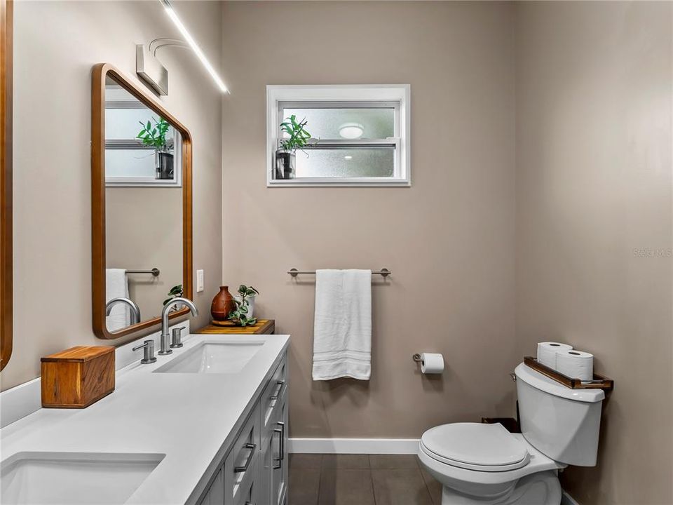 En Venta: $425,000 (3 camas, 2 baños, 1569 Pies cuadrados)