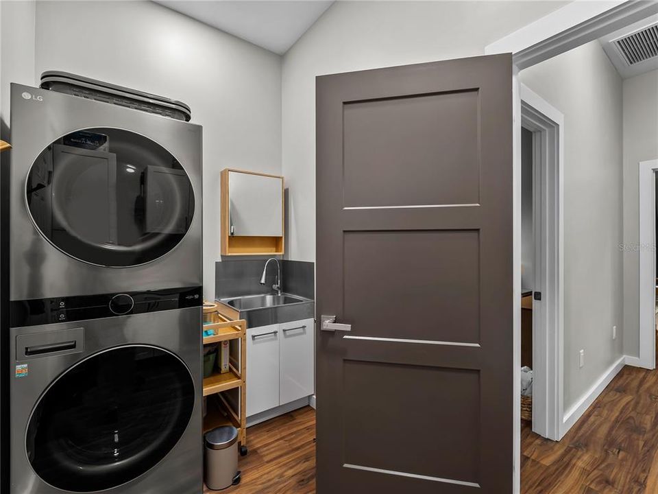 En Venta: $425,000 (3 camas, 2 baños, 1569 Pies cuadrados)