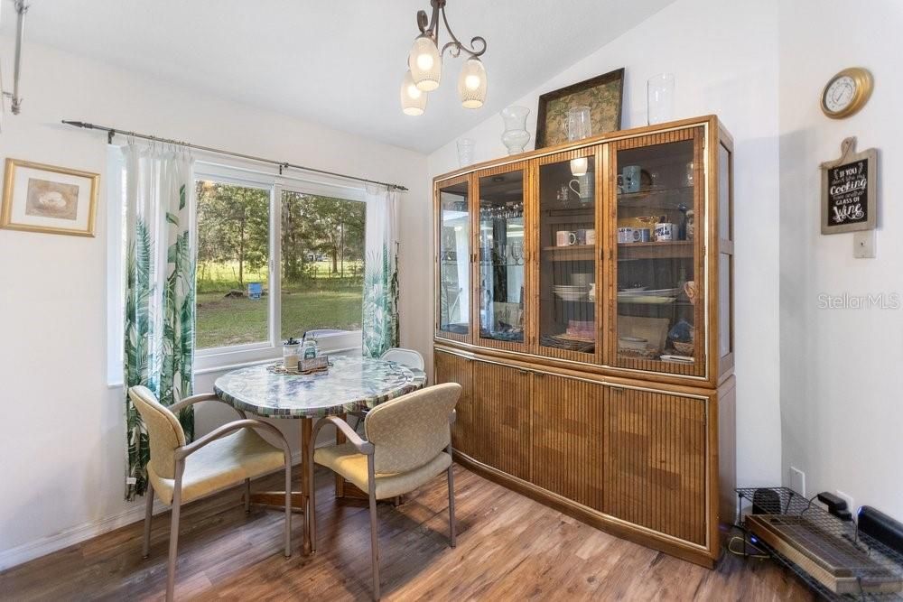 На продажу: $425,000 (2 спален, 2 ванн, 1750 Квадратных фут)