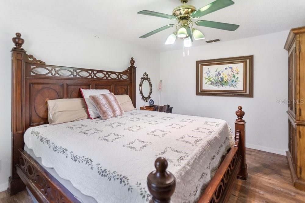 На продажу: $425,000 (2 спален, 2 ванн, 1750 Квадратных фут)