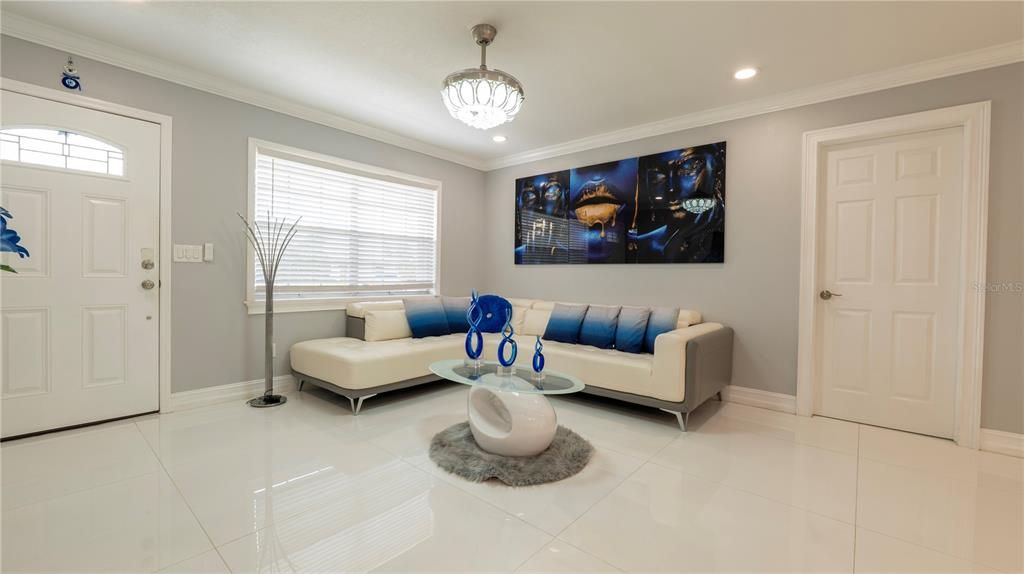 For Rent: $3,500 (3 beds, 2 baths, 1289 Square Feet)