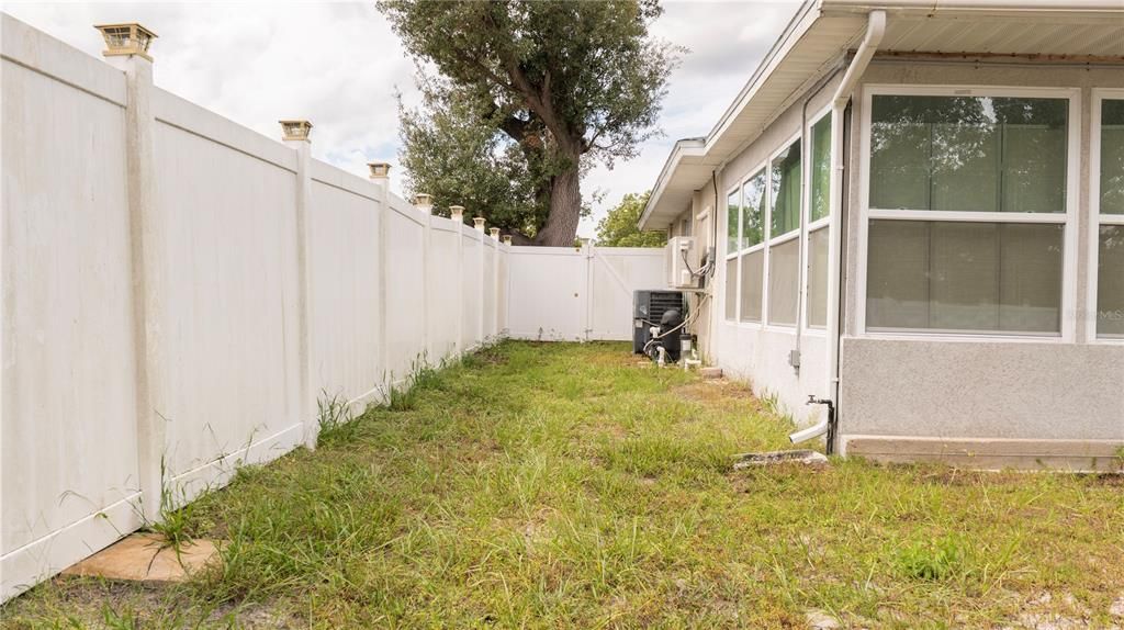 For Rent: $3,500 (3 beds, 2 baths, 1289 Square Feet)