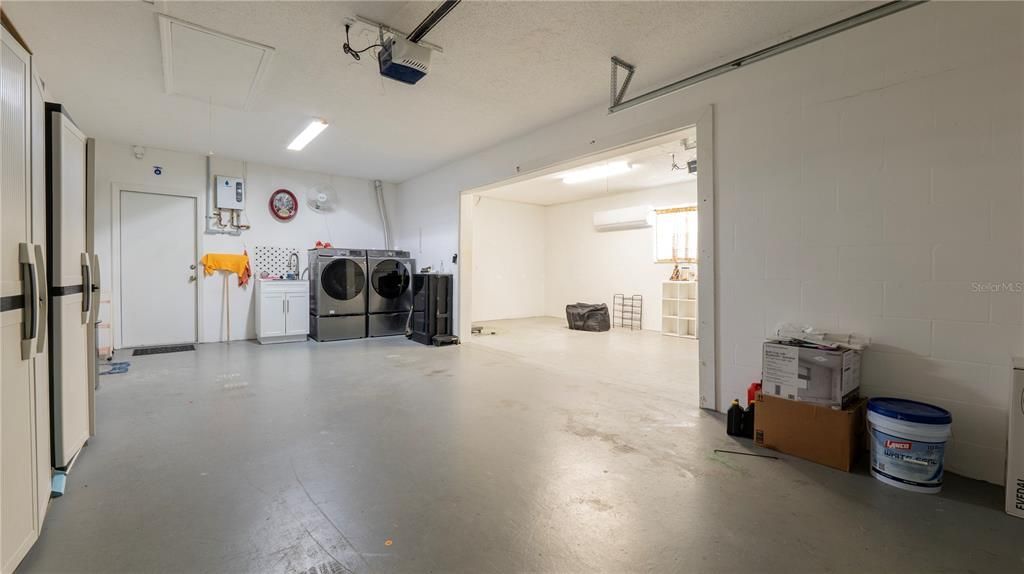 For Rent: $3,500 (3 beds, 2 baths, 1289 Square Feet)