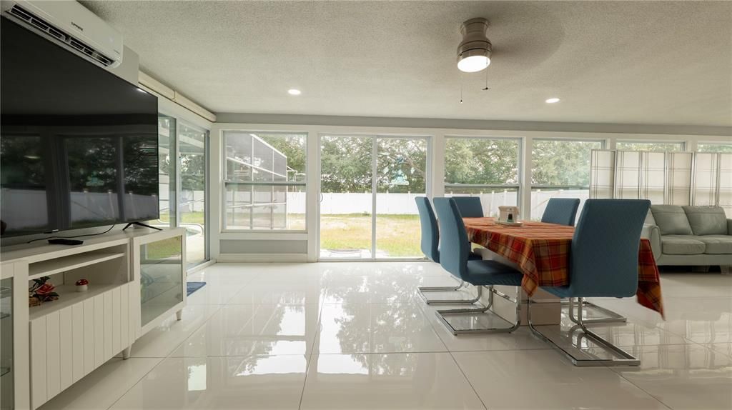 For Rent: $3,500 (3 beds, 2 baths, 1289 Square Feet)