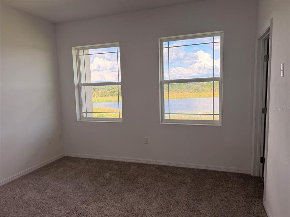 For Rent: $2,500 (3 beds, 2 baths, 1560 Square Feet)
