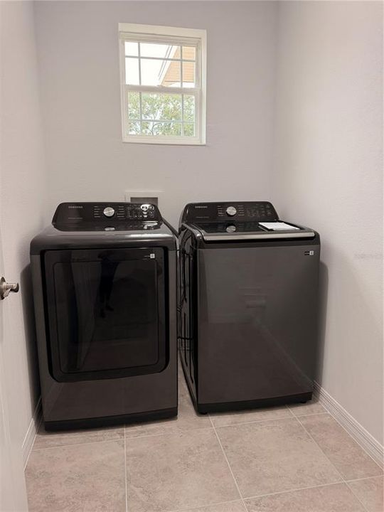 For Rent: $2,500 (3 beds, 2 baths, 1560 Square Feet)