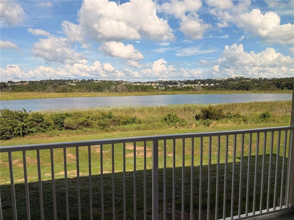 For Rent: $2,500 (3 beds, 2 baths, 1560 Square Feet)