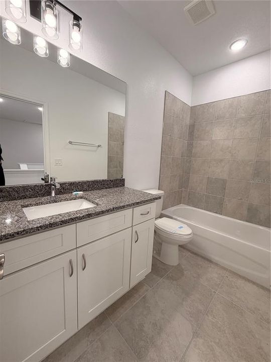 For Rent: $2,500 (3 beds, 2 baths, 1560 Square Feet)