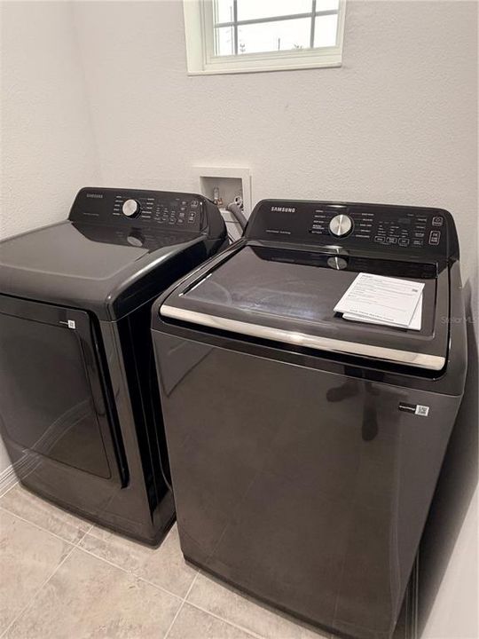 For Rent: $2,500 (3 beds, 2 baths, 1560 Square Feet)