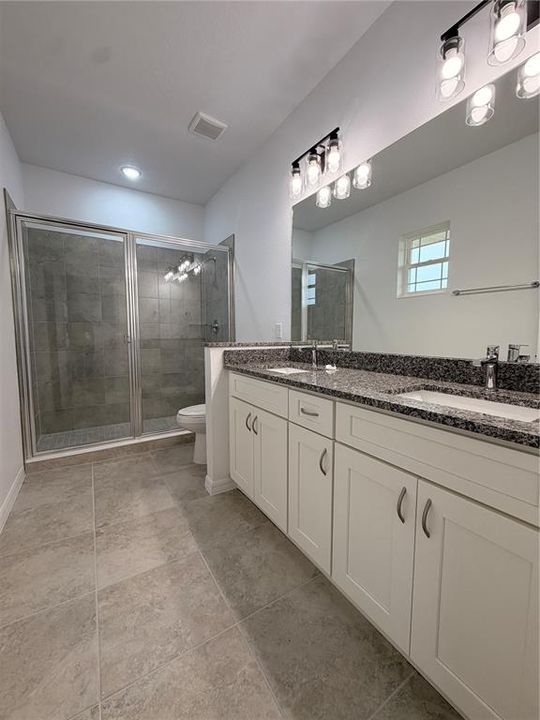 For Rent: $2,500 (3 beds, 2 baths, 1560 Square Feet)