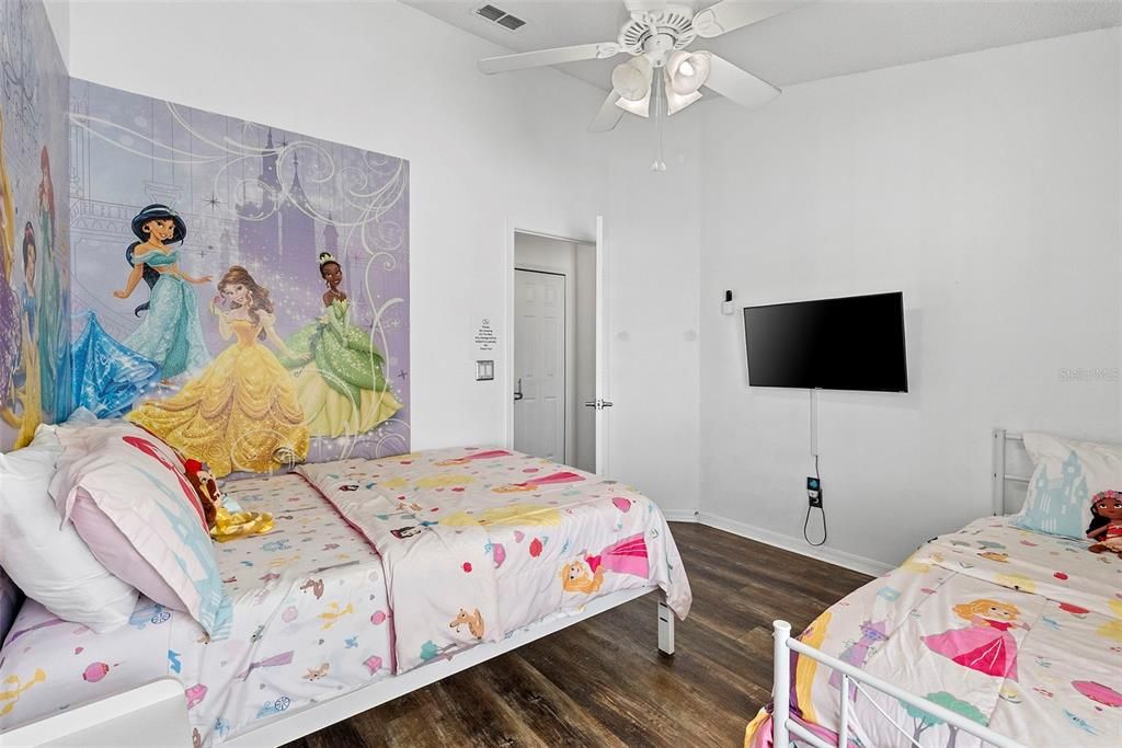 For Sale: $475,000 (4 beds, 2 baths, 2040 Square Feet)