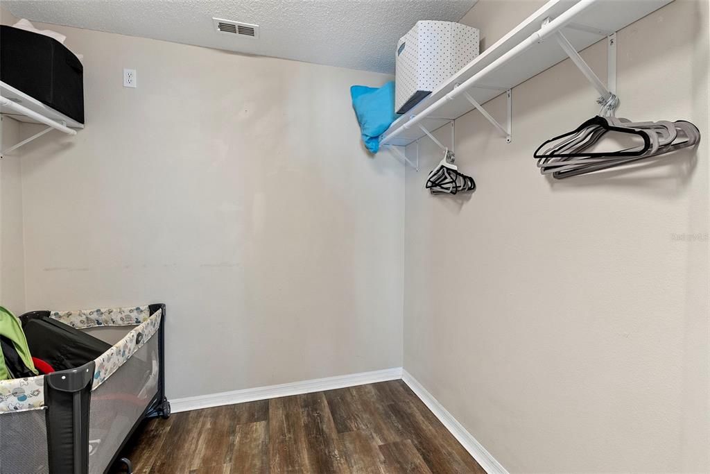 For Sale: $475,000 (4 beds, 2 baths, 2040 Square Feet)