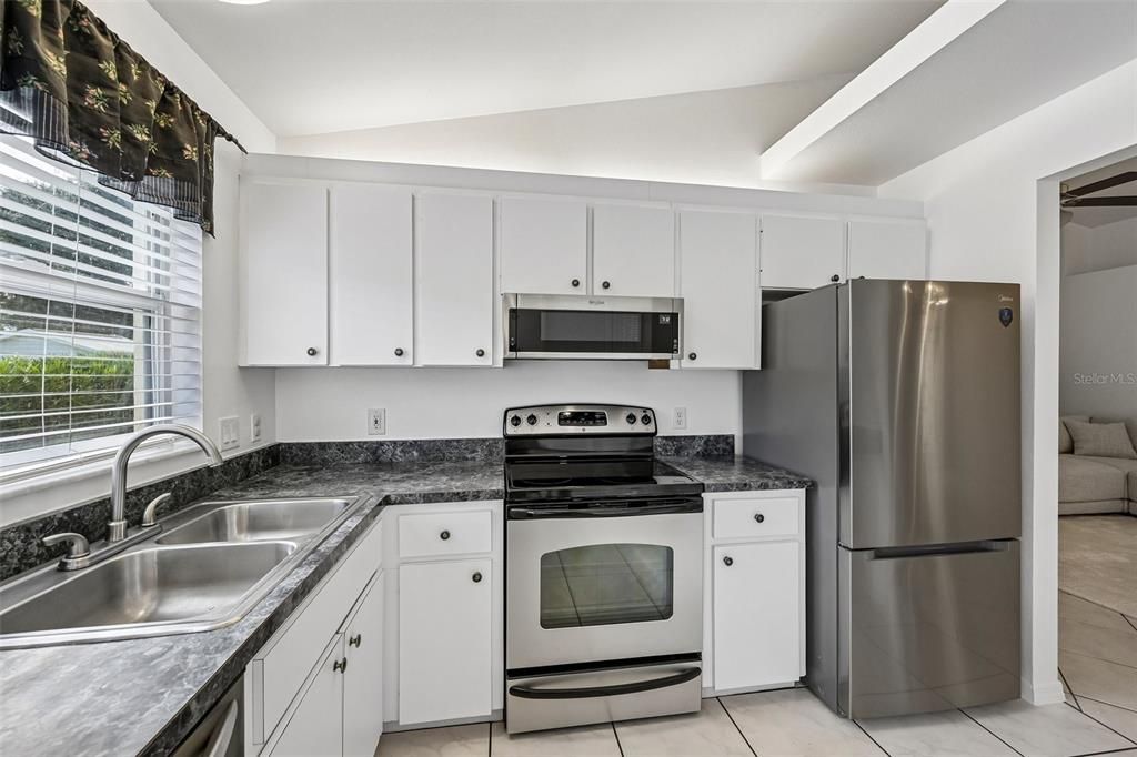 For Sale: $384,900 (3 beds, 2 baths, 1350 Square Feet)