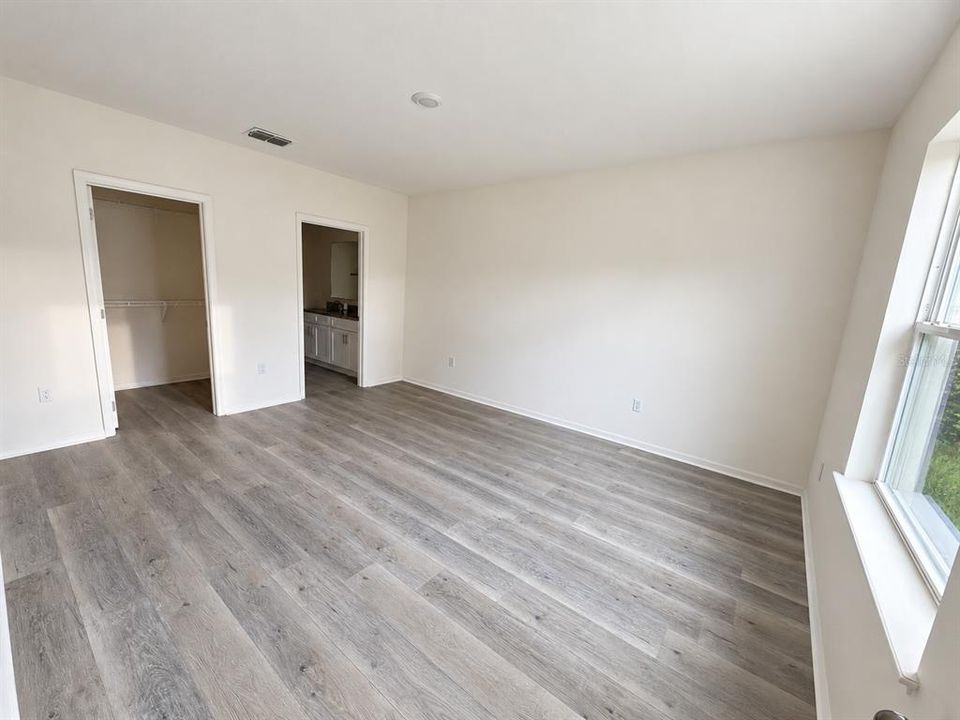 For Rent: $2,500 (4 beds, 2 baths, 1867 Square Feet)