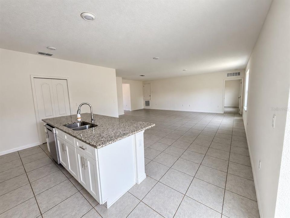 For Rent: $2,500 (4 beds, 2 baths, 1867 Square Feet)