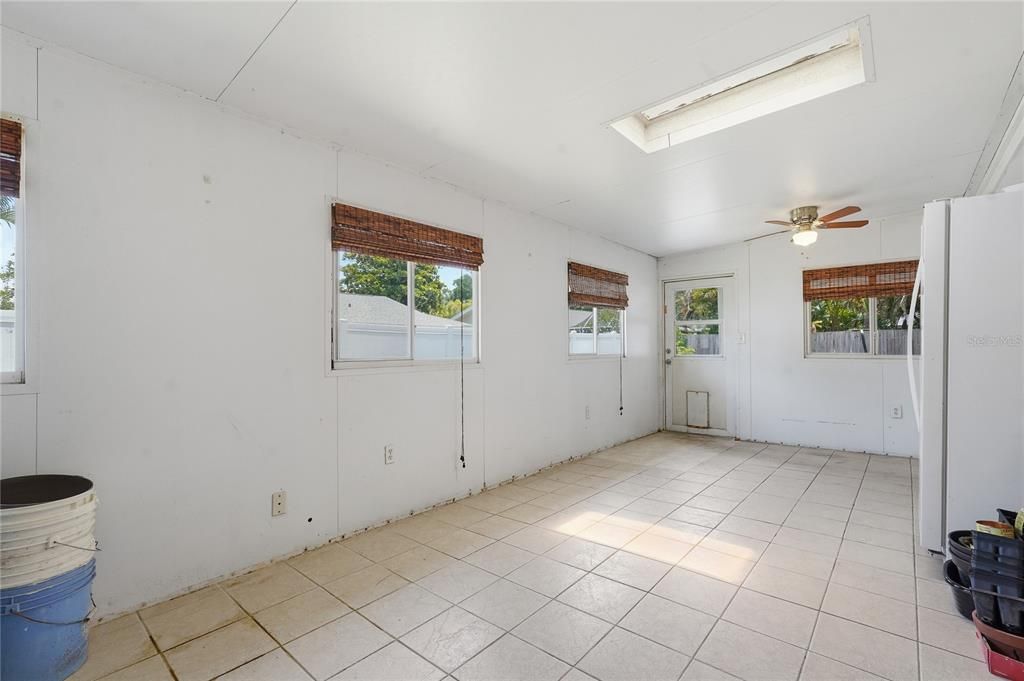 На продажу: $499,000 (3 спален, 2 ванн, 1974 Квадратных фут)