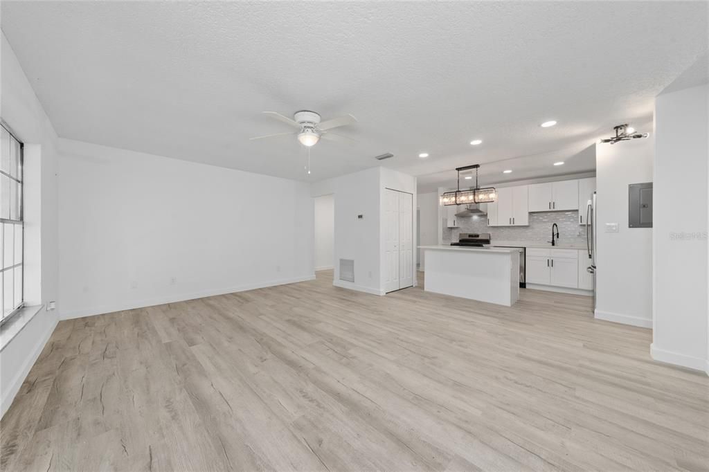 For Sale: $339,000 (3 beds, 2 baths, 1816 Square Feet)