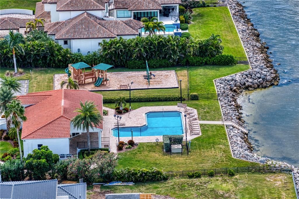 На продажу: $825,000 (4 спален, 3 ванн, 2588 Квадратных фут)