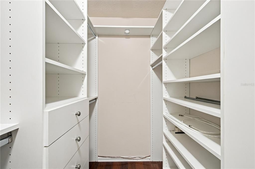 For Rent: $2,075 (3 beds, 2 baths, 1588 Square Feet)