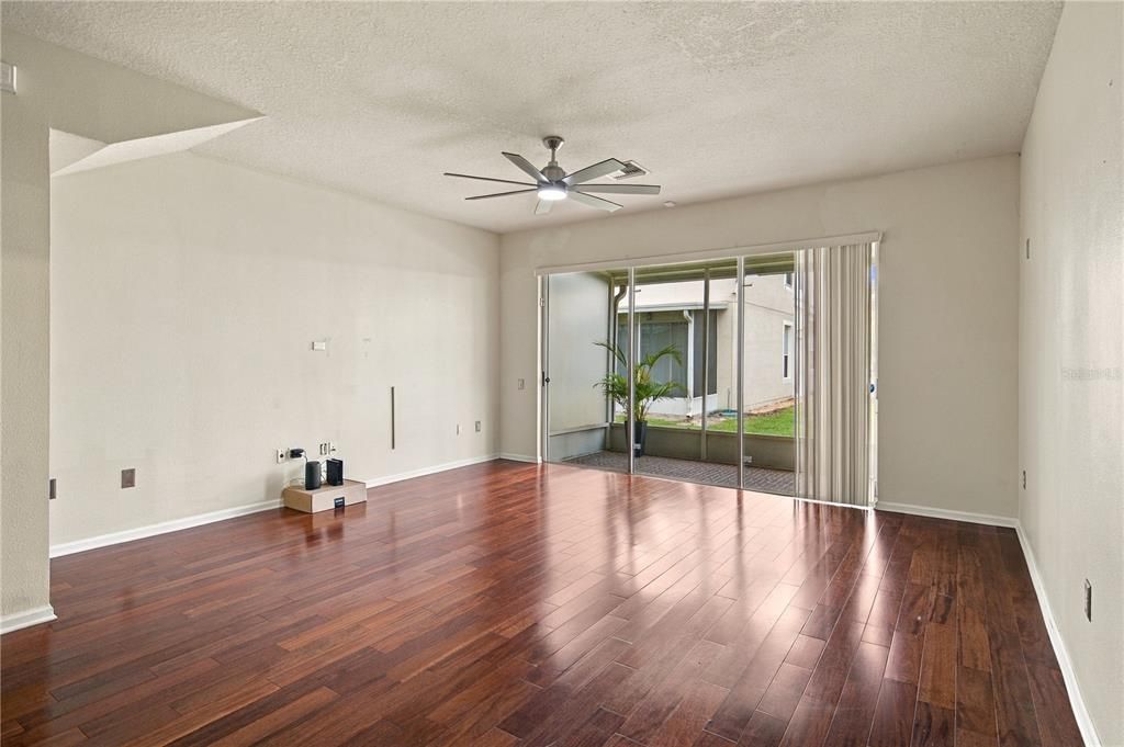 For Rent: $2,075 (3 beds, 2 baths, 1588 Square Feet)